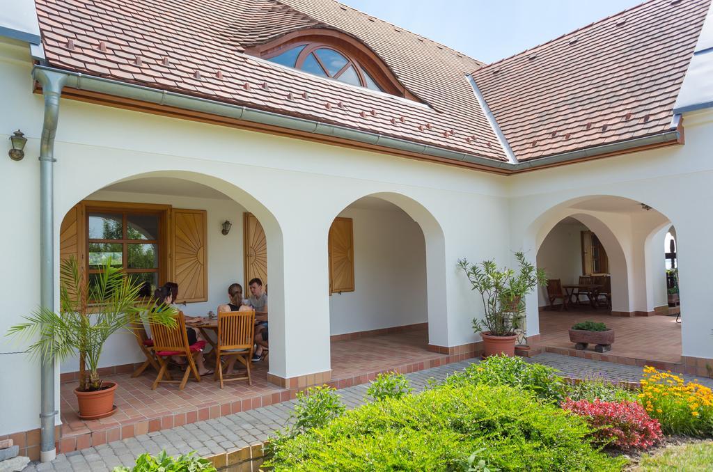 Hotel Figula Vendeghaz Balatonfüred Exterior foto